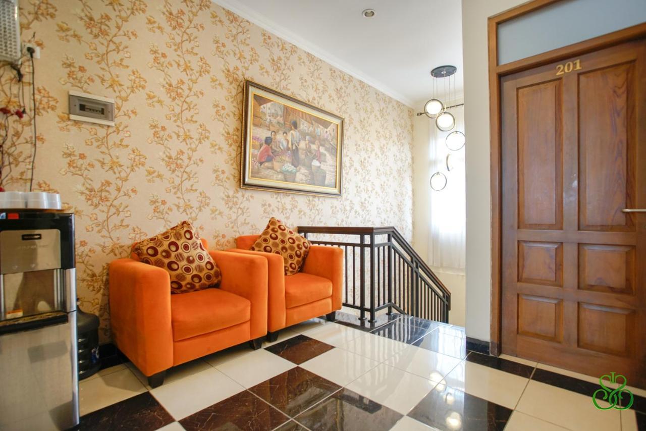 Selaras Inn Syariah Джокьякарта Экстерьер фото